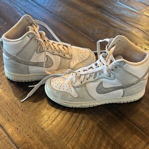 Nike High-Top Sneakers in Cream and Gray